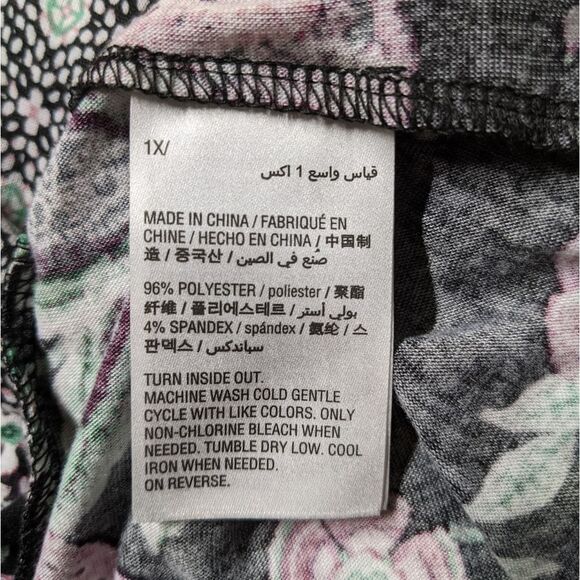 NWT floral blouse - Picture 7 of 7